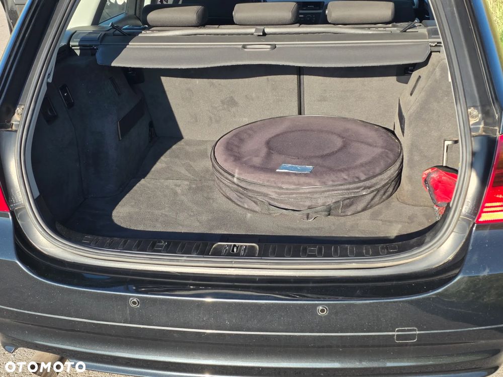 BMW Seria 3 320i - 24
