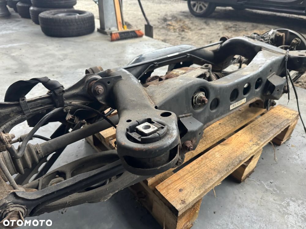 ZAWIESZENIE TYLNE SANKI WÓZEK BMW E90 E91 E87 - 7