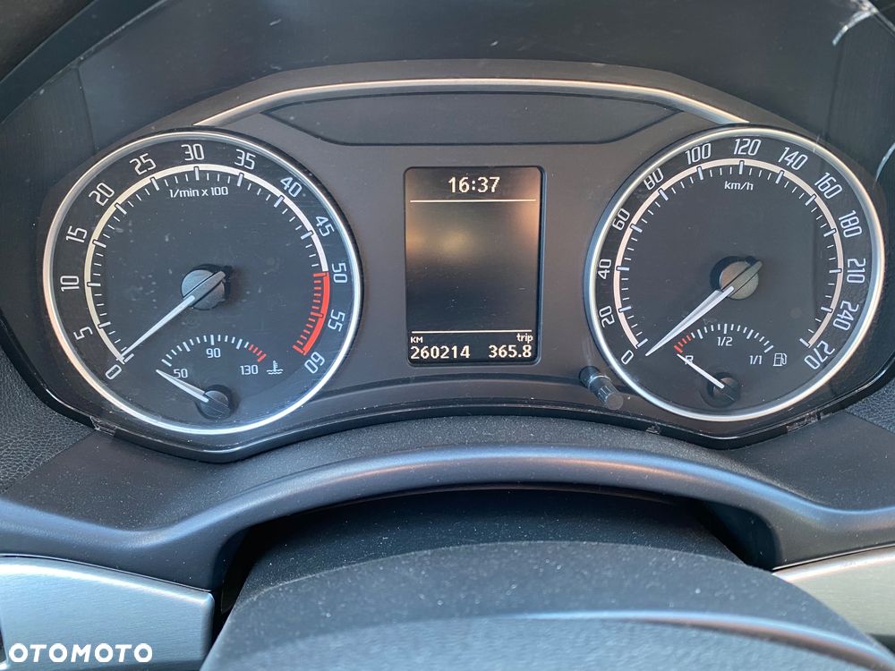 Skoda Octavia 2.0 TDI CR DPF DSG RS - 12