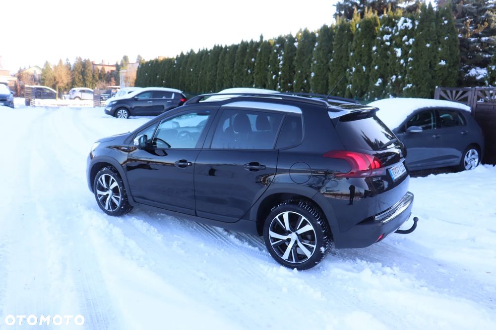 Peugeot 2008 PureTech 130 EAT8 GT Exclusive - 4