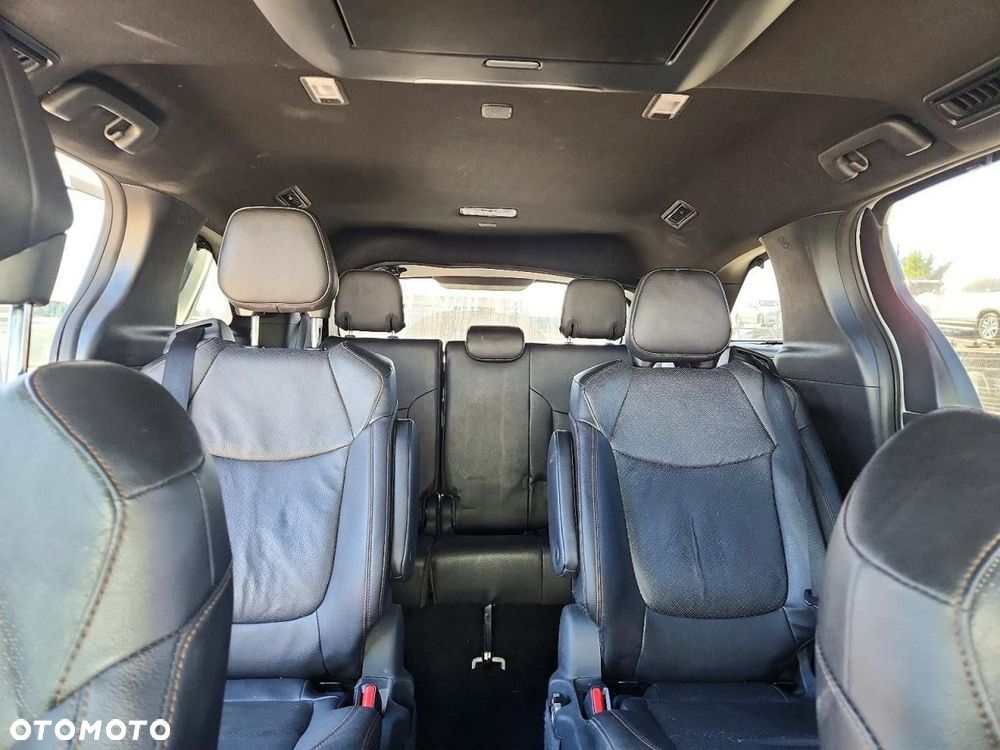 Toyota Sienna - 9