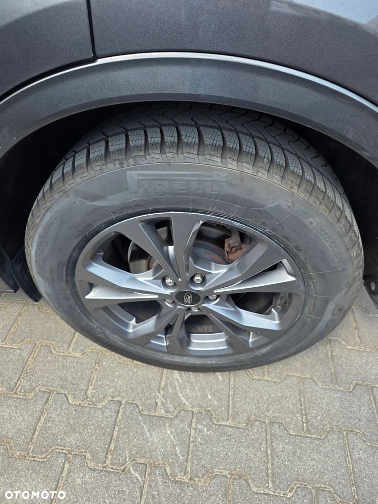 Ford Kuga - 16