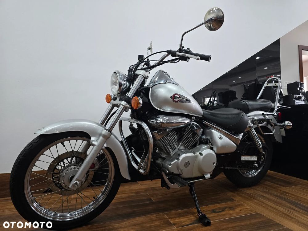 Suzuki Intruder - 5