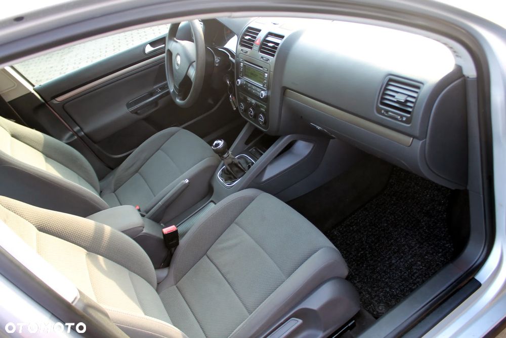 Volkswagen Golf - 11