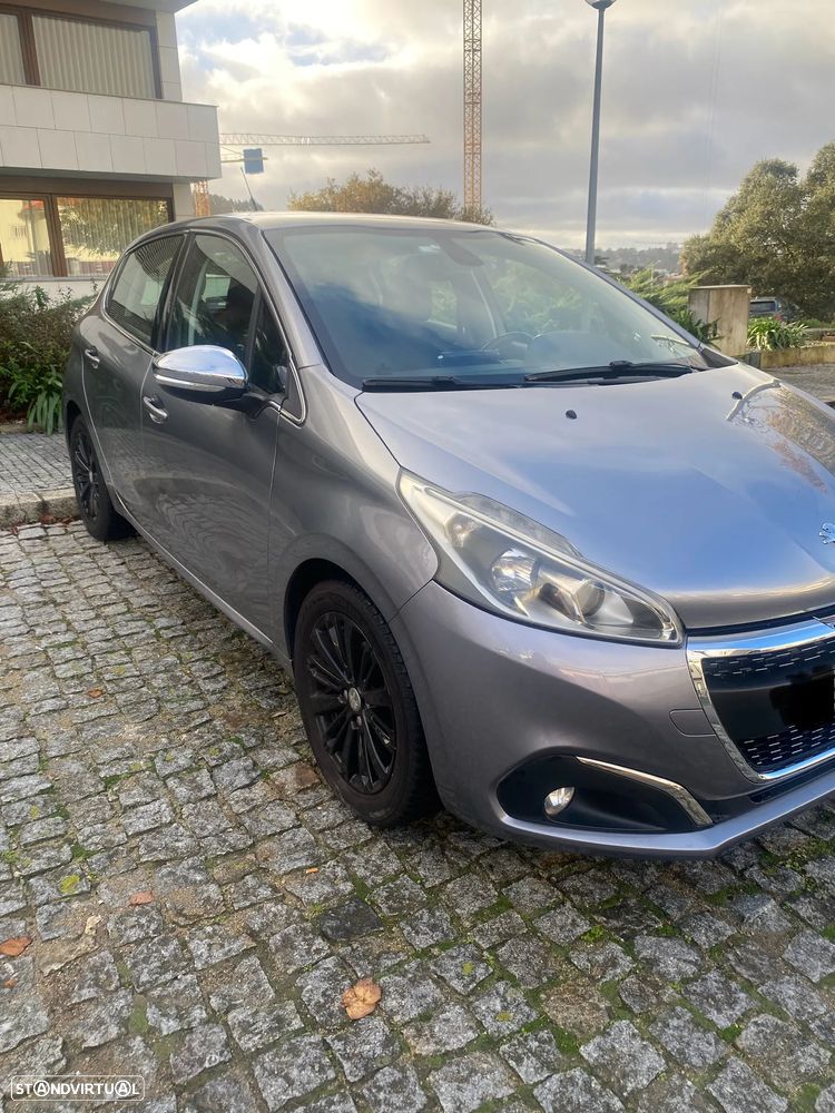 Peugeot 208 PureTech 82 Start & Stop Allure - 8