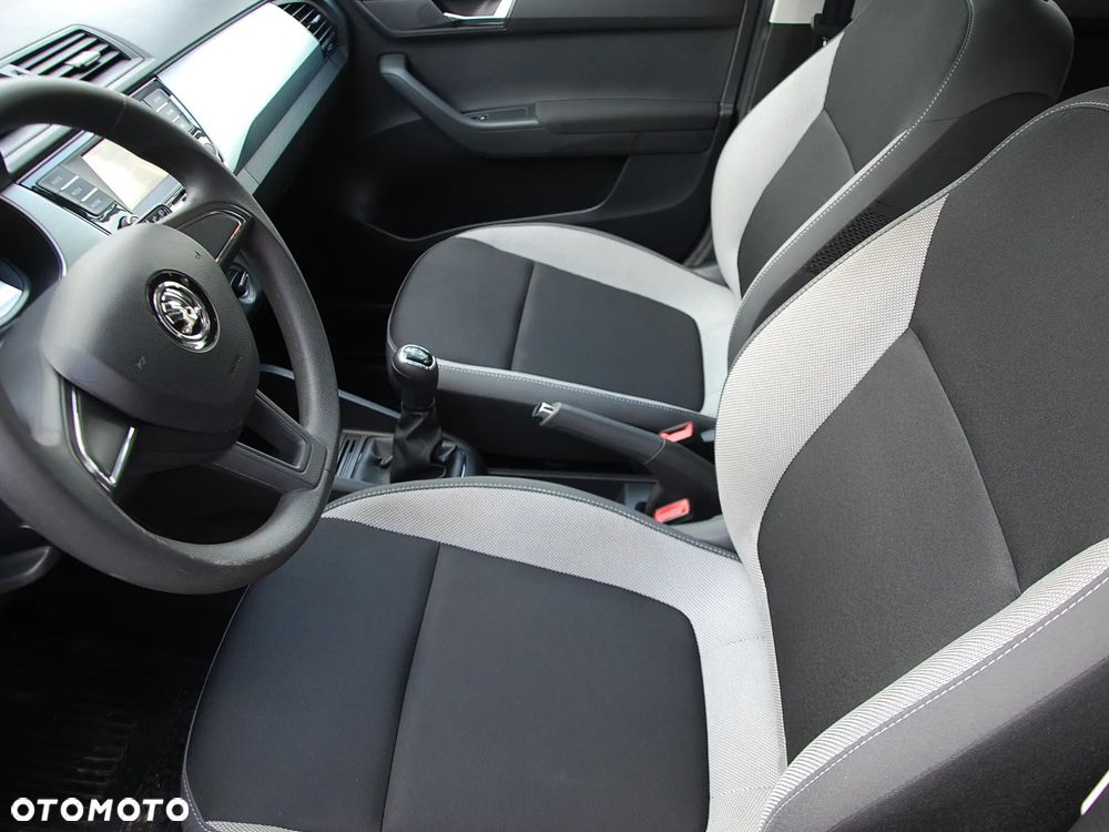 Skoda Fabia - 10