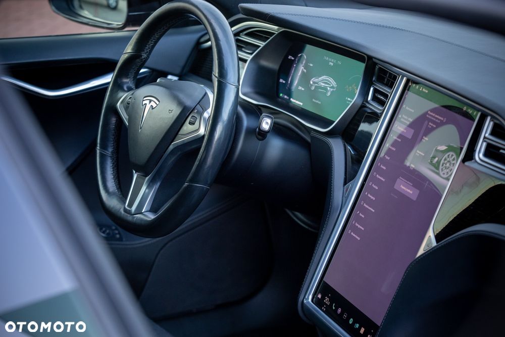 Tesla Model S - 5