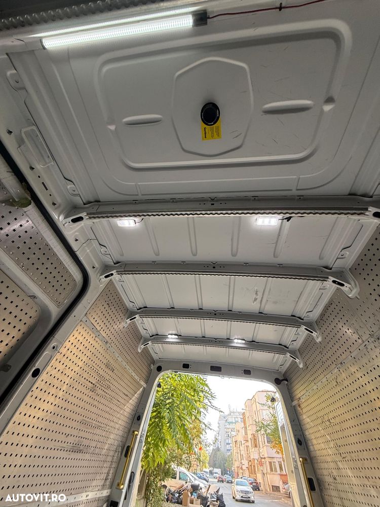 Volkswagen Crafter - 16