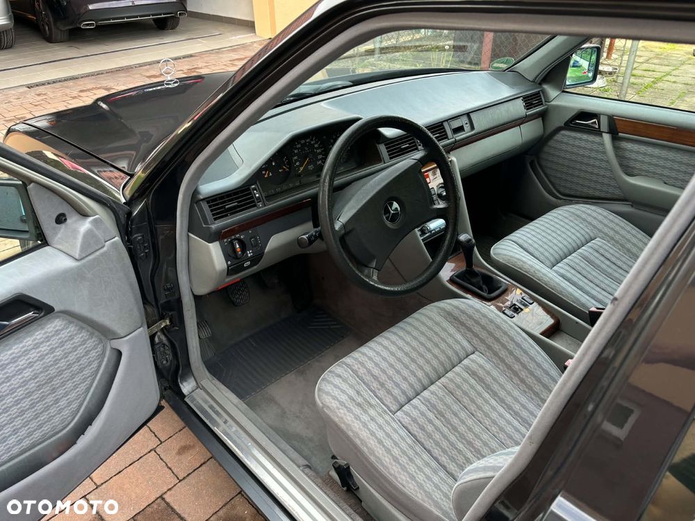 Mercedes-Benz W124 (1984-1993) - 15