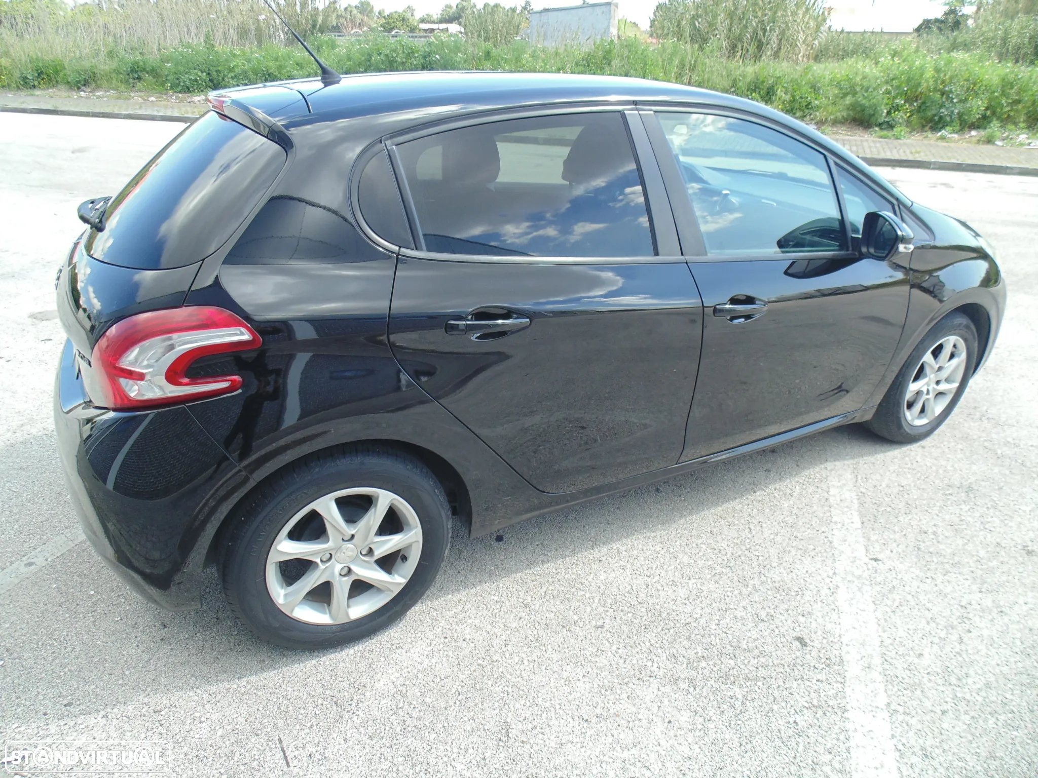 Peugeot 208 1.4 HDi Active - 10