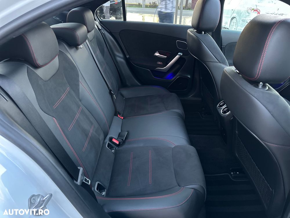 Mercedes-Benz A 250 e Sedan 8G-DCT AMG Line - 13