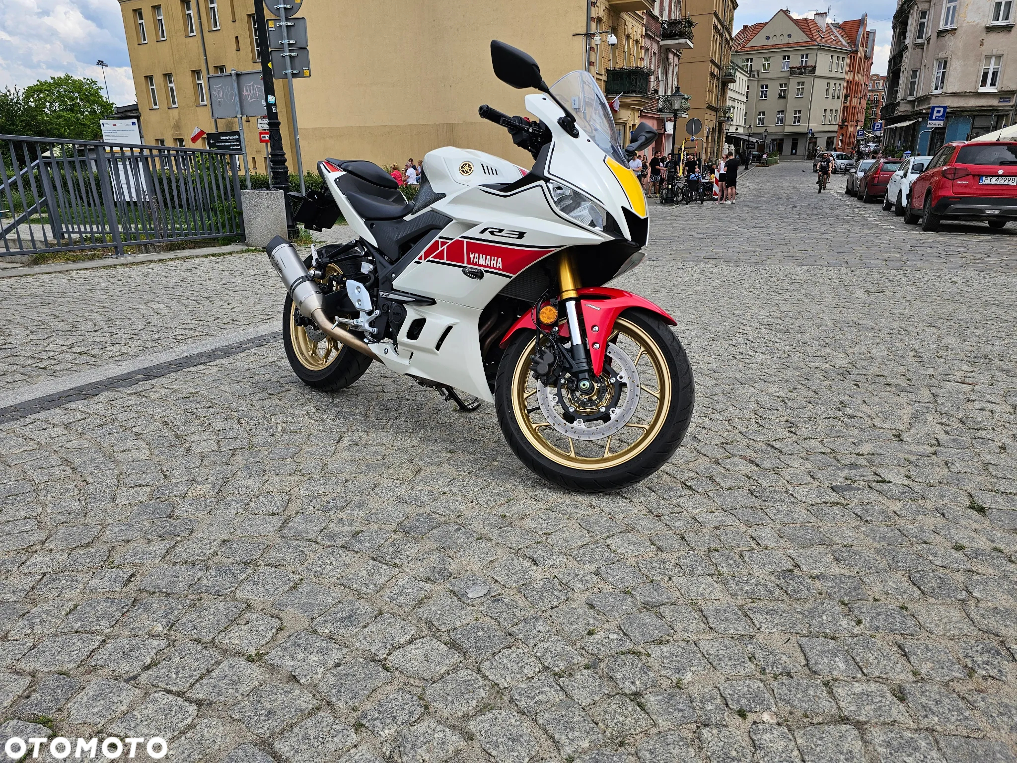 Yamaha R3 - 4