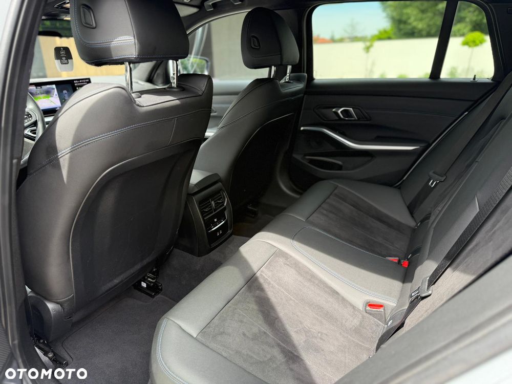 BMW Seria 3 320d xDrive Edition M Sport Shadow - 18
