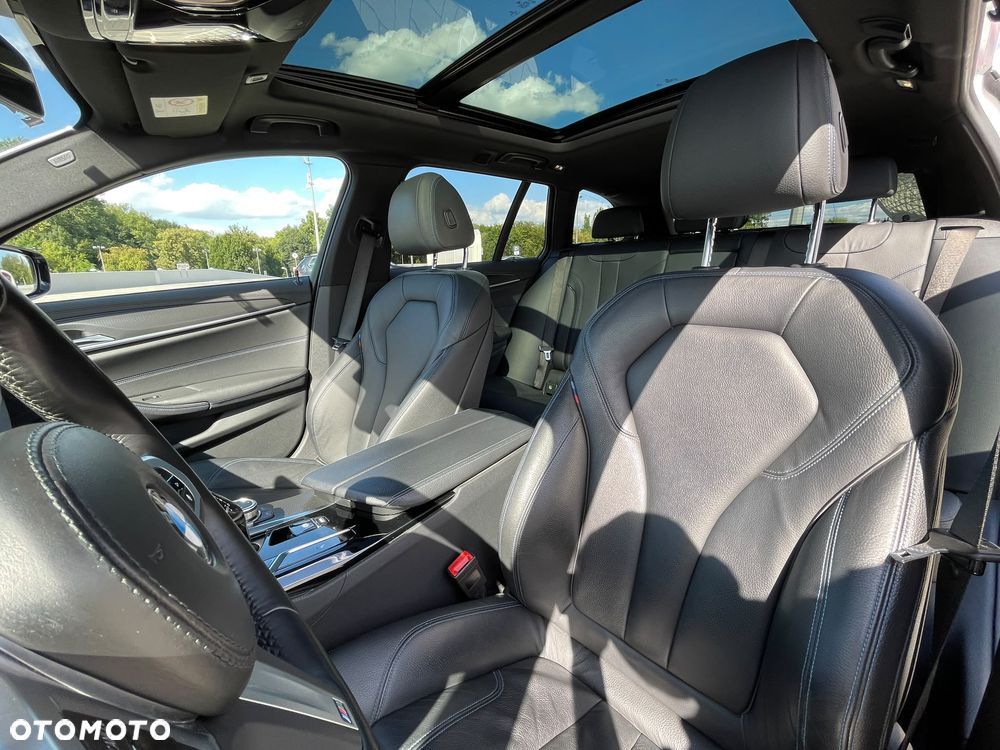 BMW Seria 5 540i xDrive mHEV M Sport sport - 33