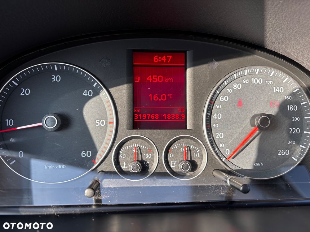 Volkswagen Touran 1.9 TDI Welcome - 6