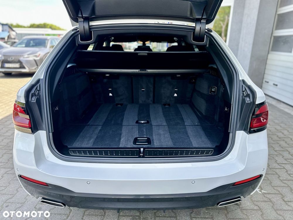 BMW Seria 5 520d xDrive M Sport Edition - 28