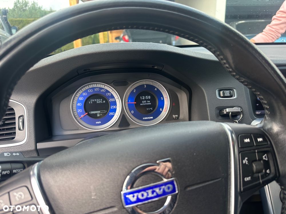 Volvo S60 D2 R-Design - 10