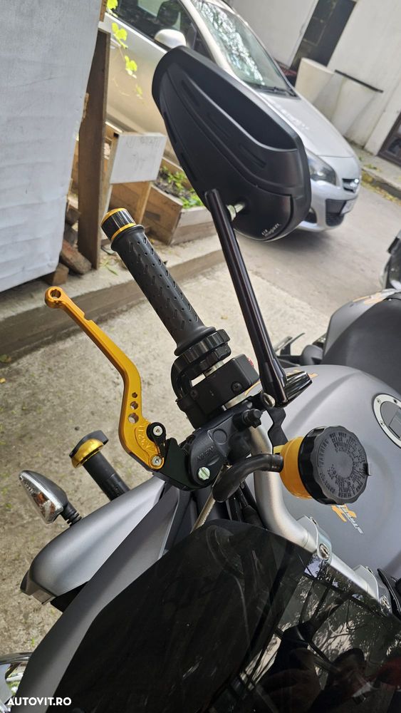 Triumph Street Triple R - 6