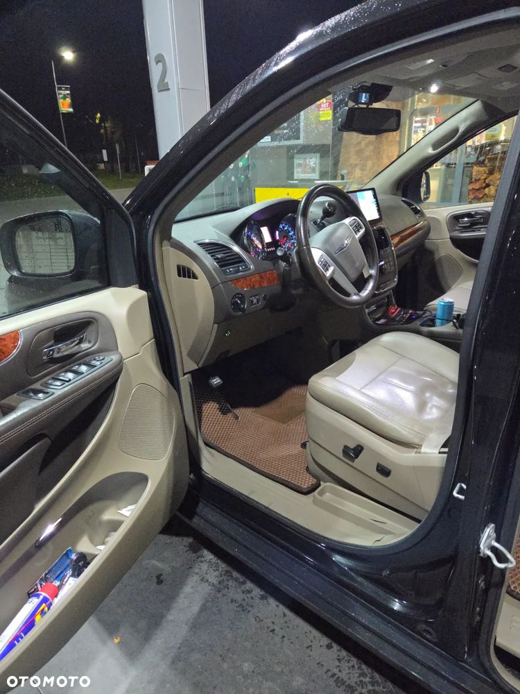 Chrysler Town & Country 3.6 Touring - 4