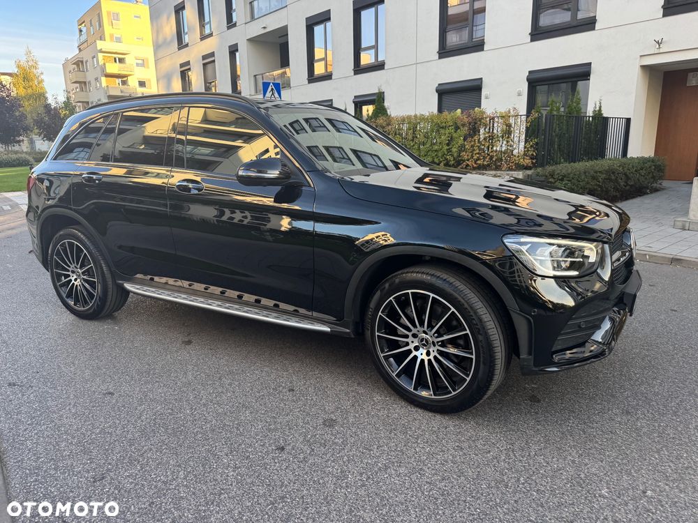 Mercedes-Benz GLC 300 4Matic 9G-TRONIC AMG Line Advanced - 3