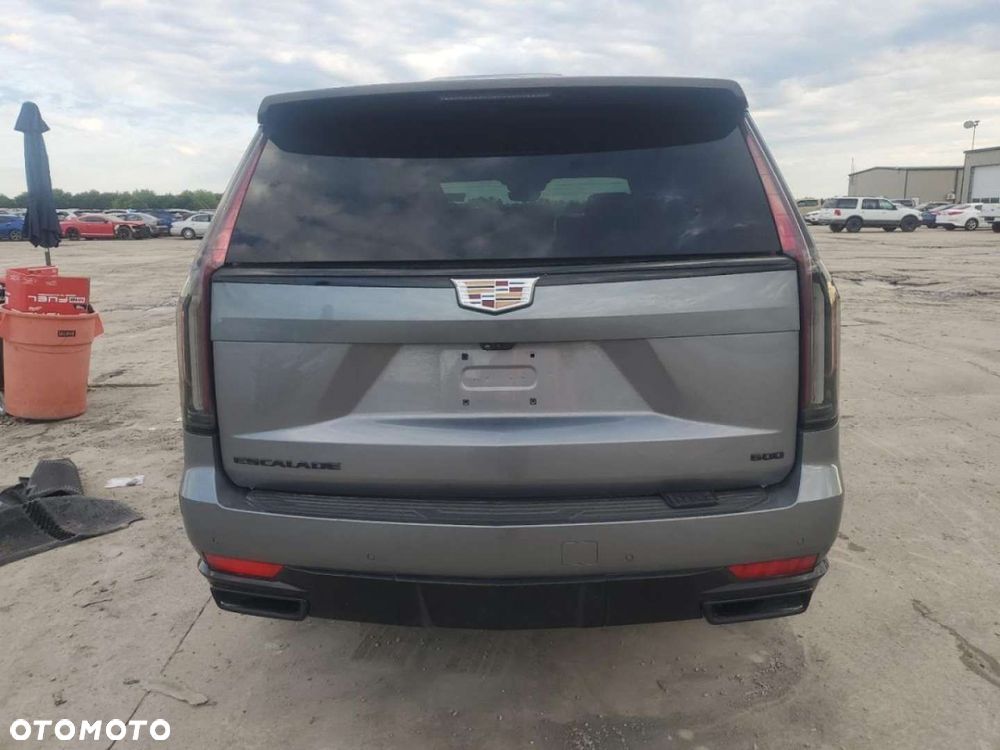 Cadillac Escalade - 3