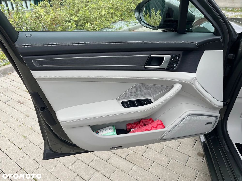 Porsche Panamera 4 Platinum Edition - 14