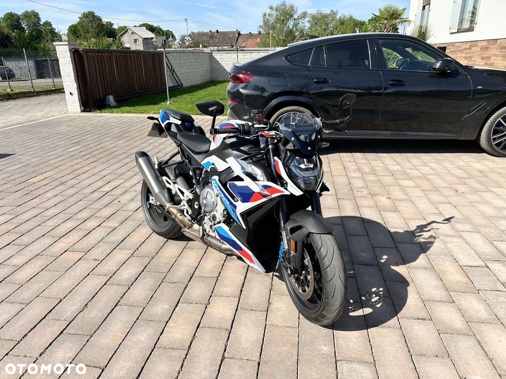 BMW S - 4