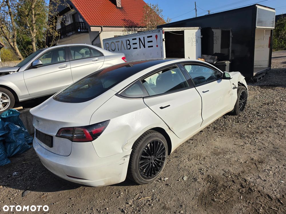Tesla Model 3 - 11