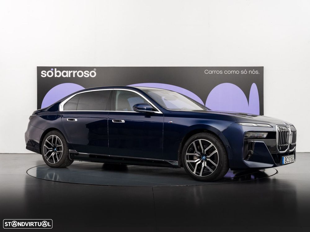 BMW i7 xDrive60 Pack Desportivo M - 7