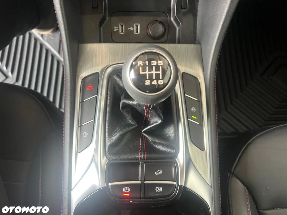 MG HS 1.5 T-GDI Exclusive - 25