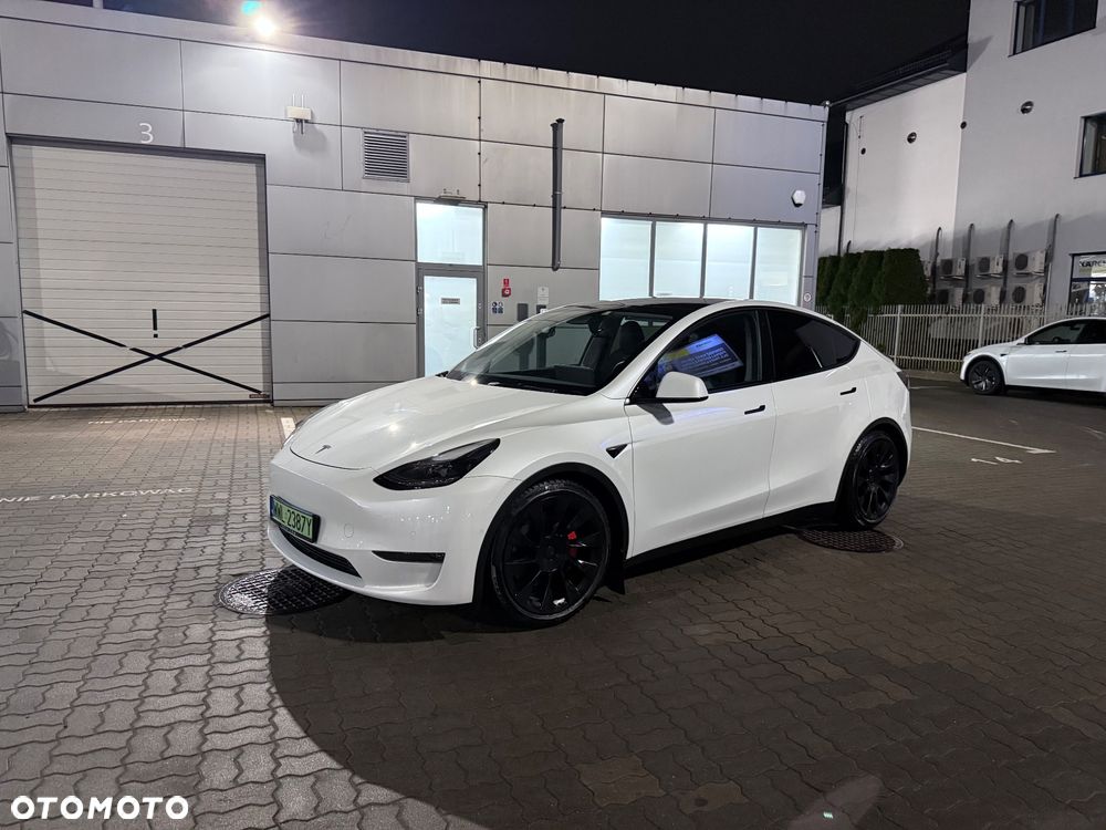 Tesla Y Performance AWD - 6
