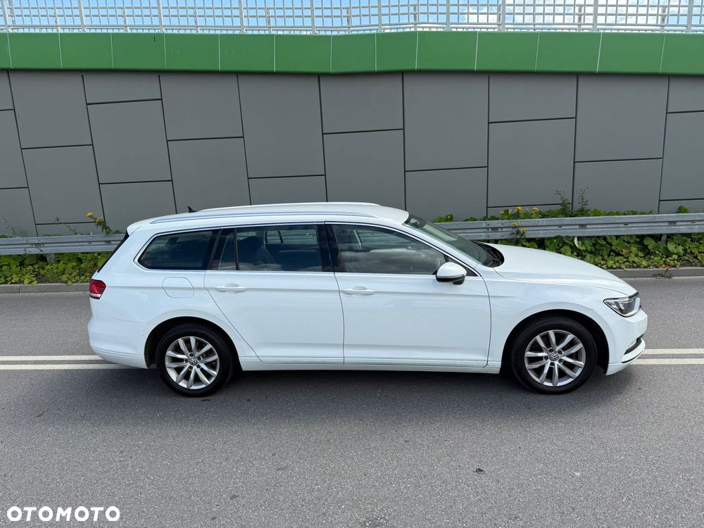Volkswagen Passat - 12