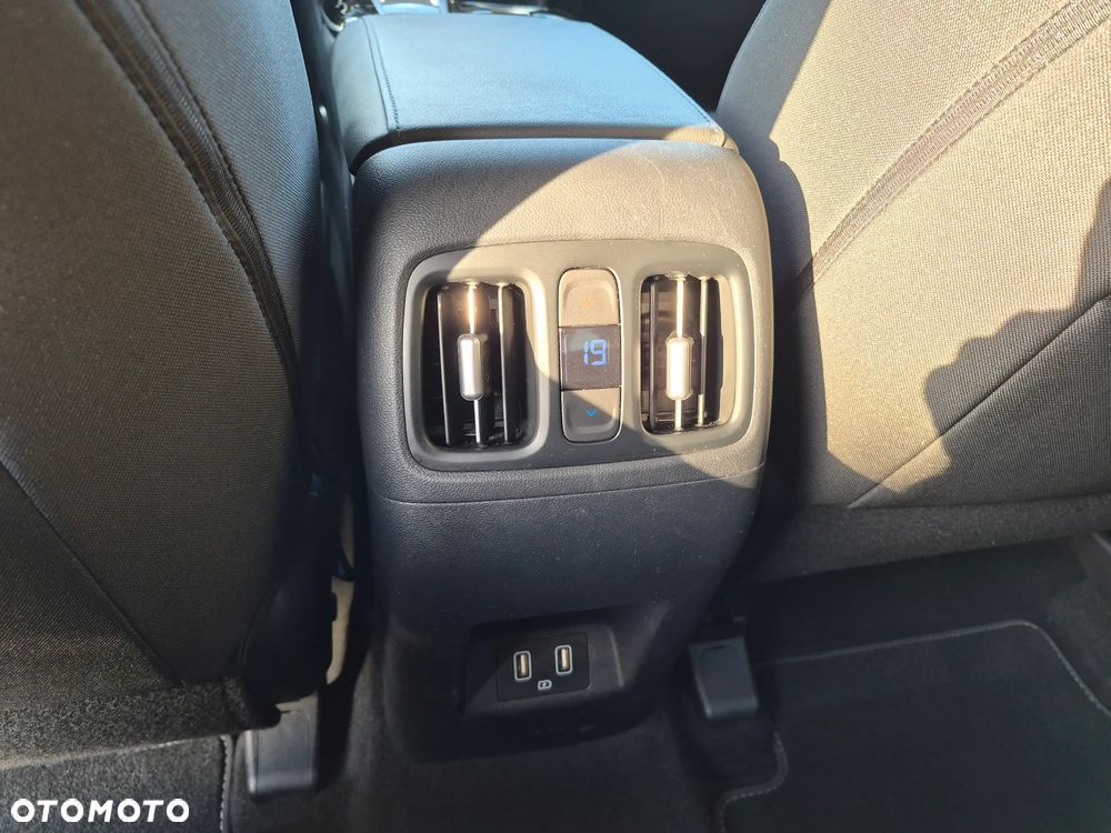 Hyundai Tucson 1.6 T-GDi HEV Executive 4WD - 28