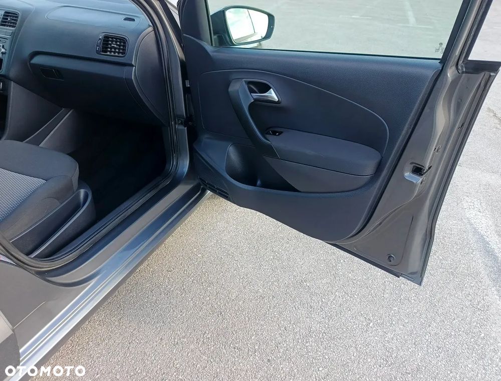 Volkswagen Polo 1.4 16V Comfortline - 29