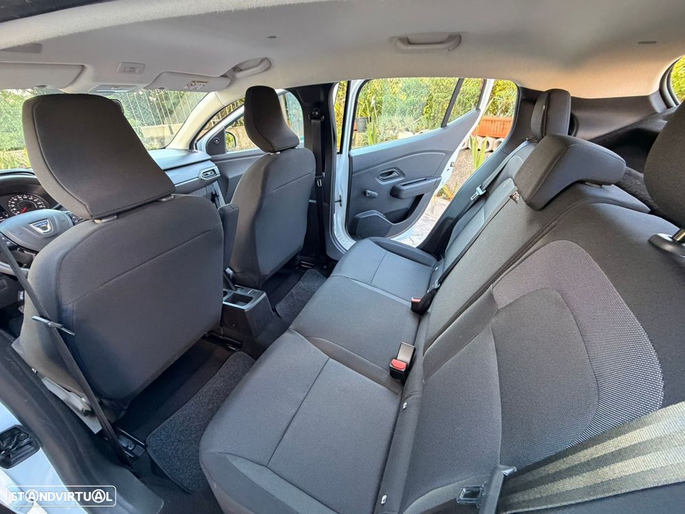 Dacia Sandero 1.0 SCe Essential — fotografia 12