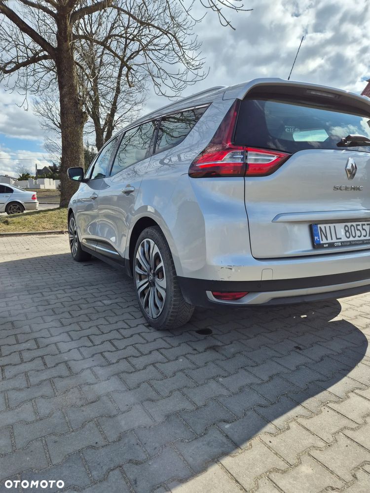 Renault Grand Scenic - 17