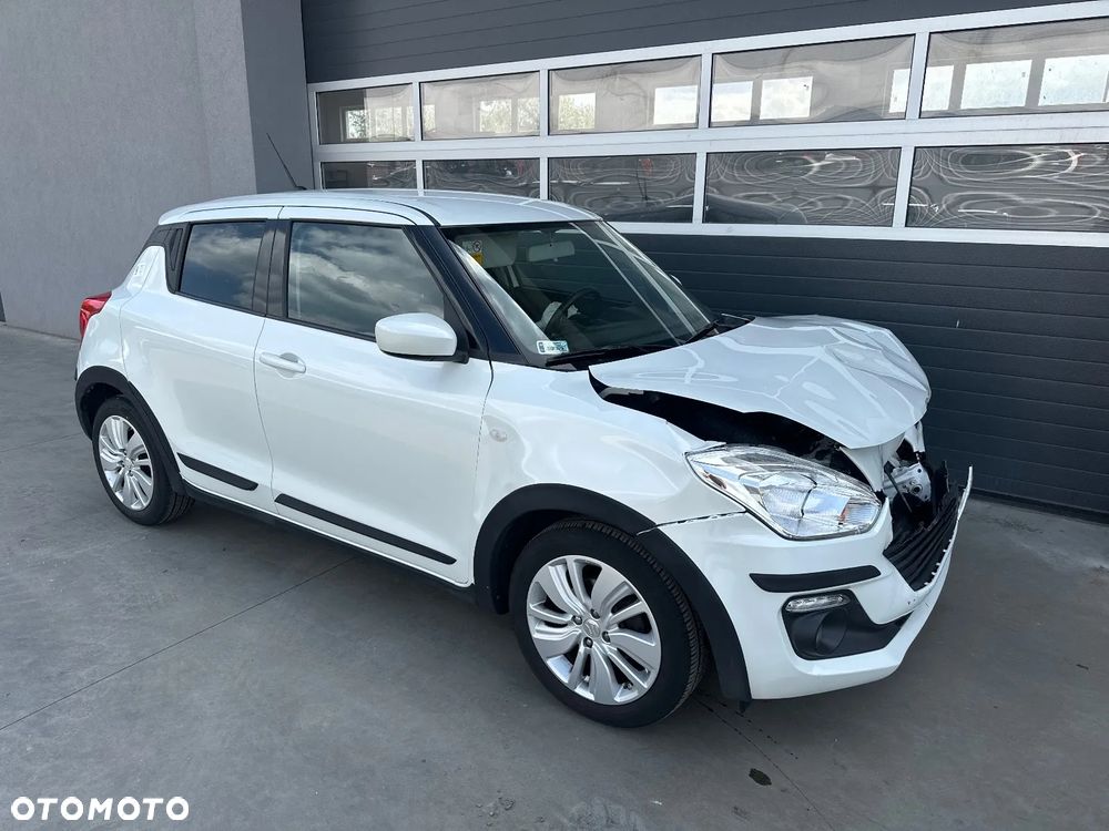 Suzuki Swift 1.2 Premium Plus - 4