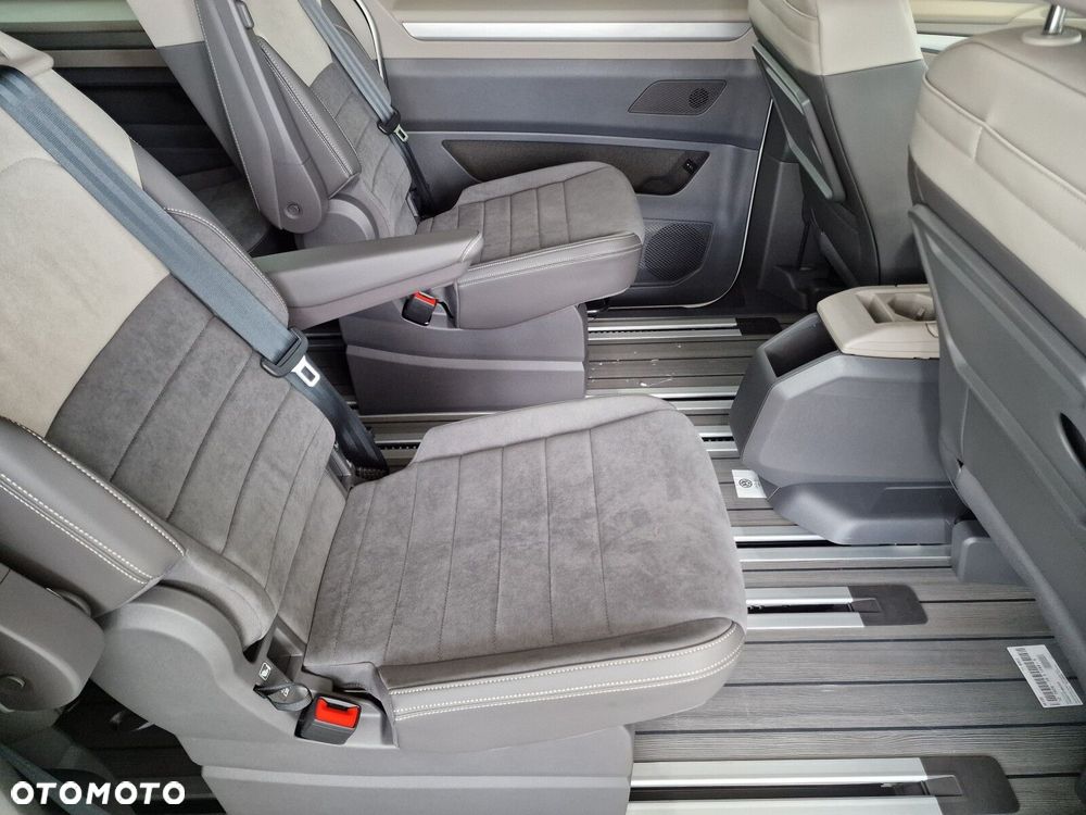Volkswagen Multivan - 24
