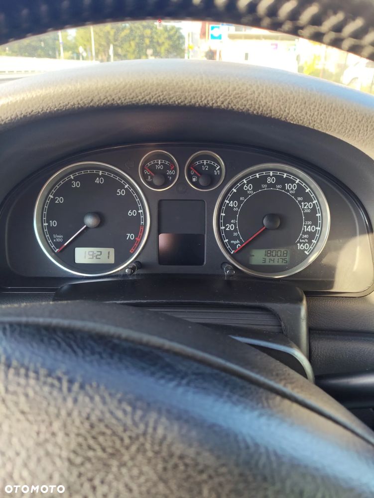 Volkswagen Passat 1.8T Comfortline Tiptr - 6