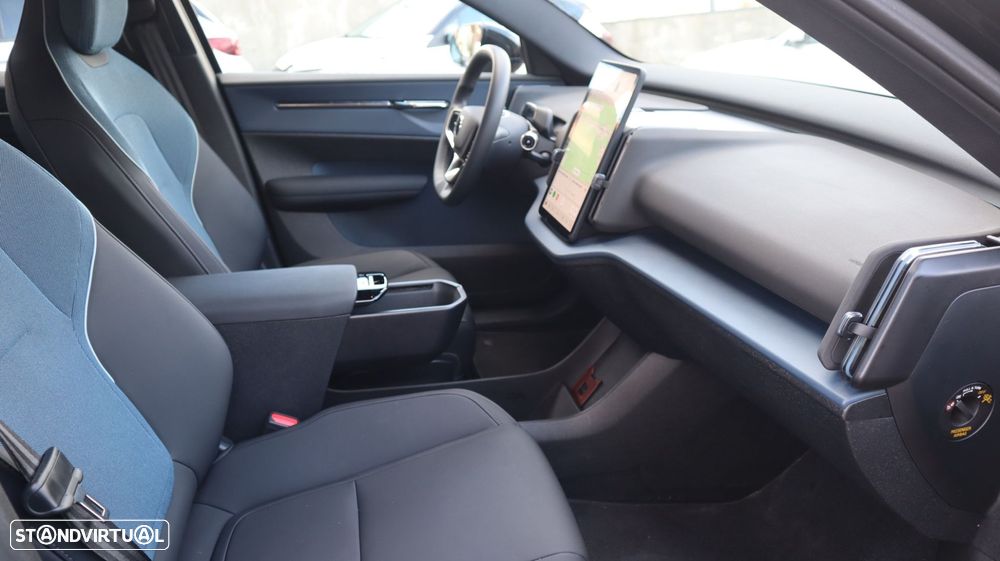 Volvo EX30 51 kWh Single Motor Black Edition - 18