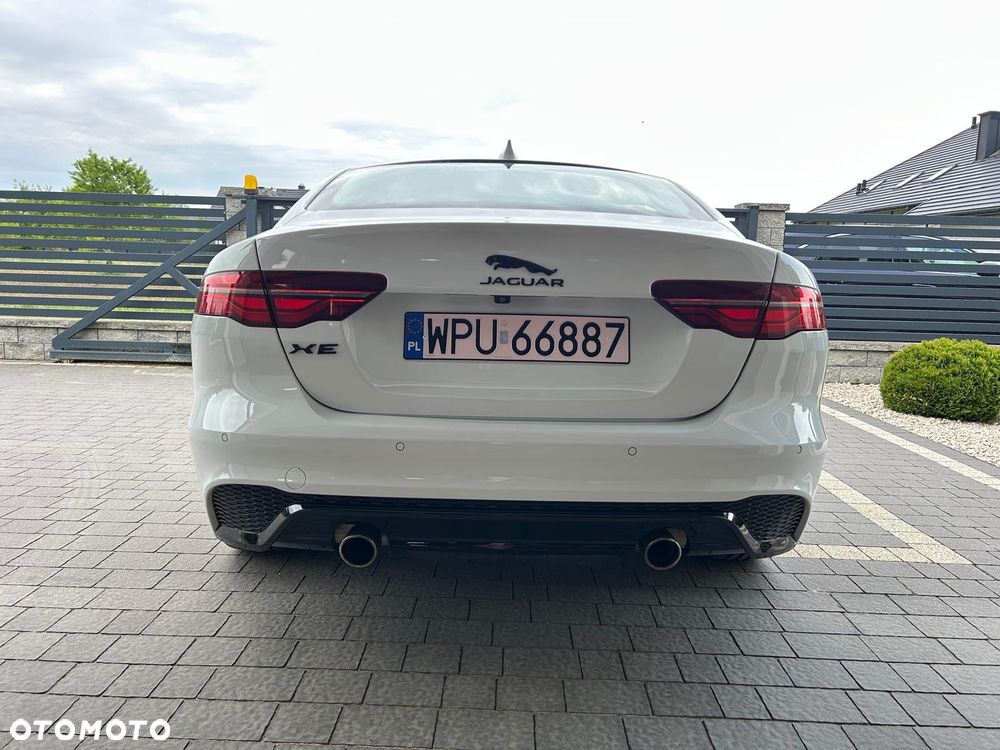 Jaguar XE 2.0 T R-Sport - 7