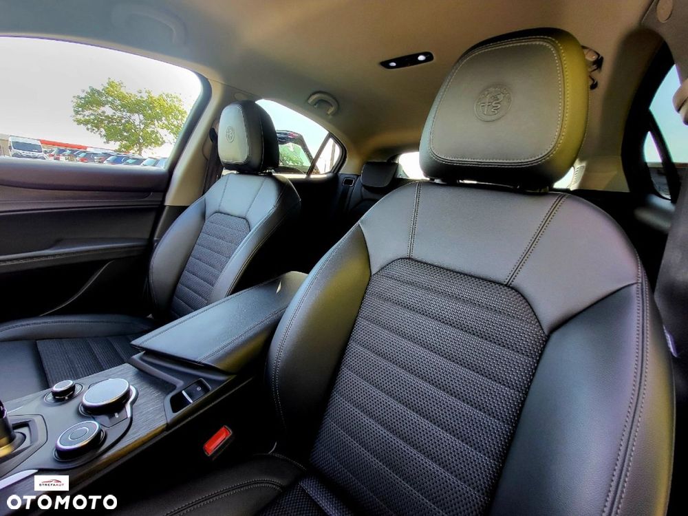 Alfa Romeo Stelvio - 23