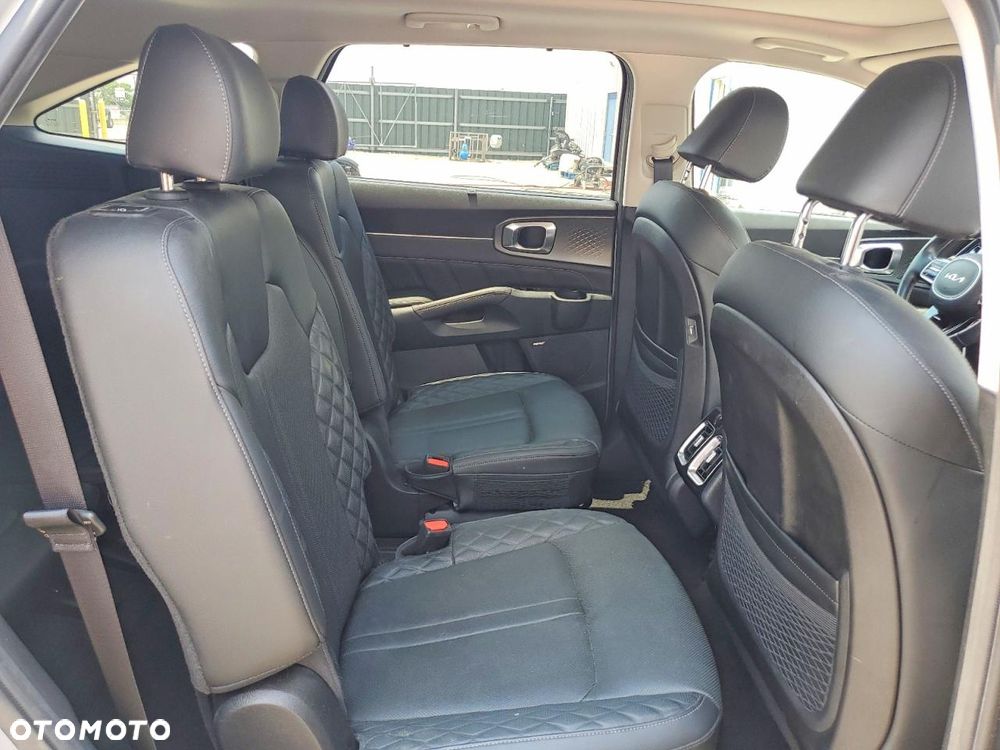 Kia Sorento - 12