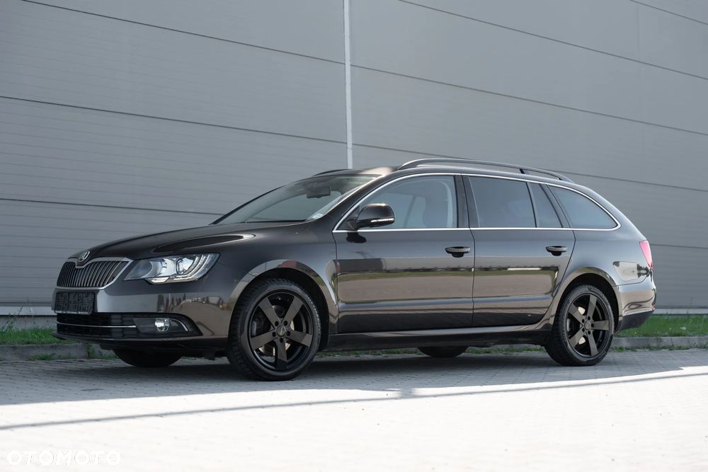 Skoda Superb 2.0 TDI Elegance - 4