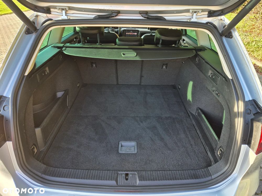 Volkswagen Passat Variant - 10
