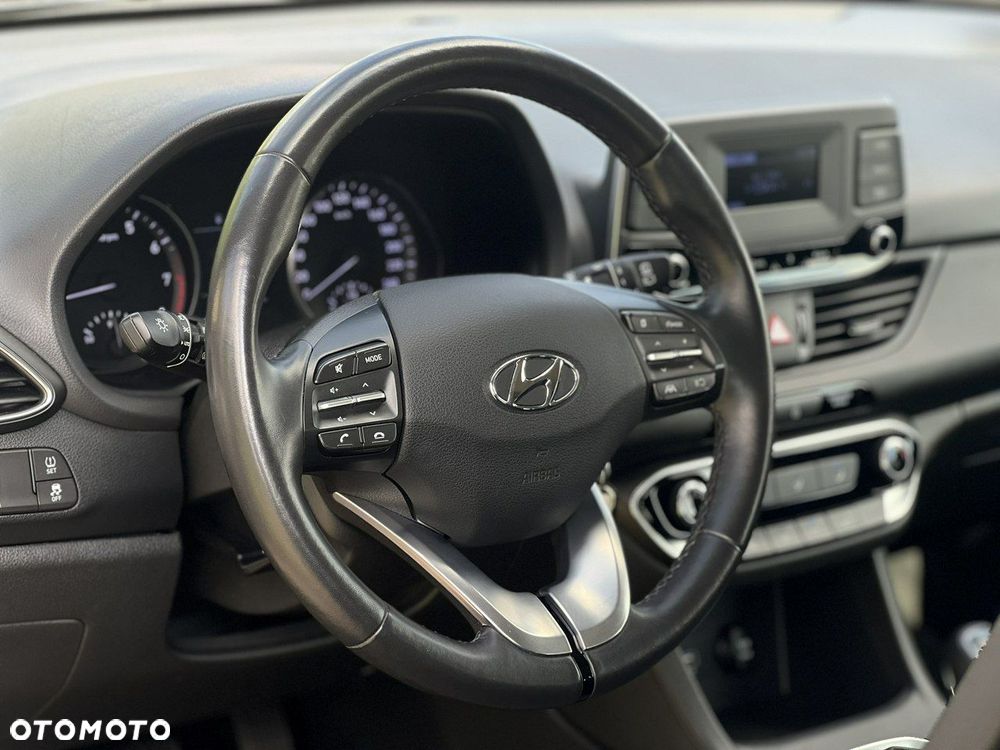Hyundai i30 1.5 DPI Classic + - 29