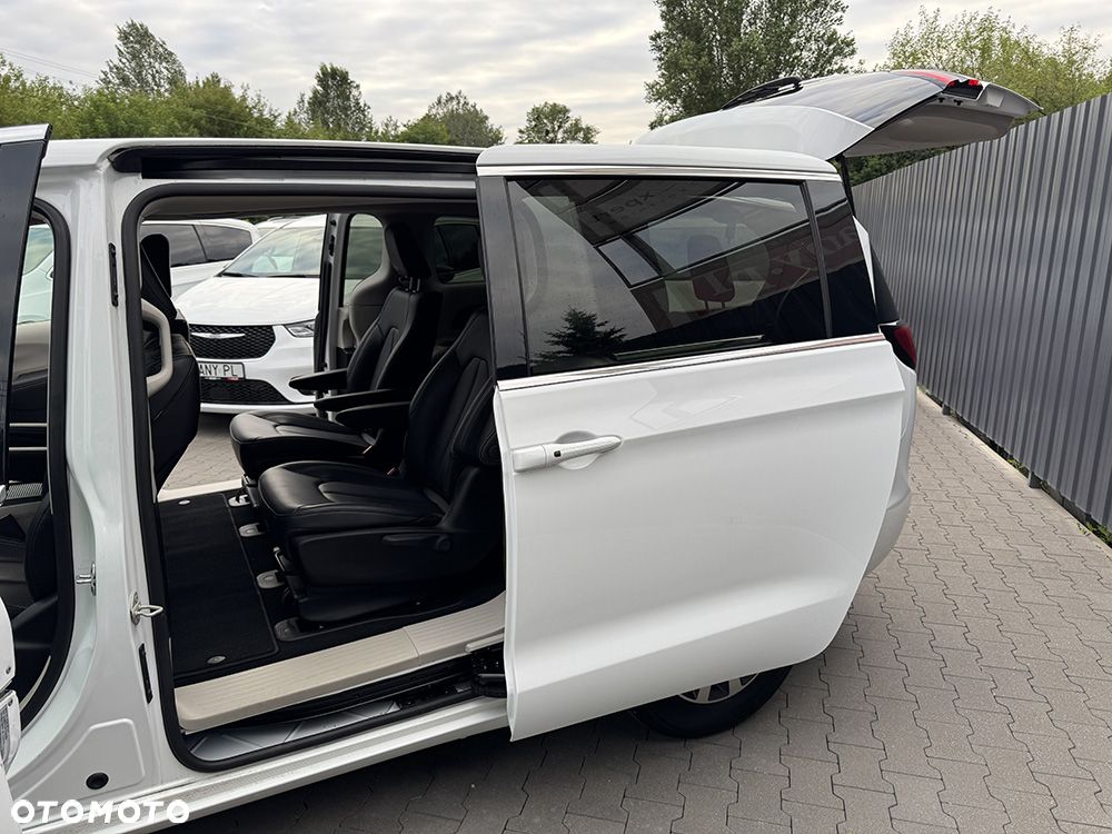 Chrysler Pacifica - 7