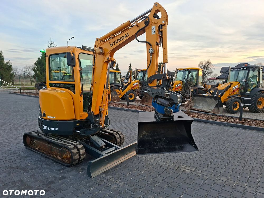 Hyundai R30 ROTOTILT - 6