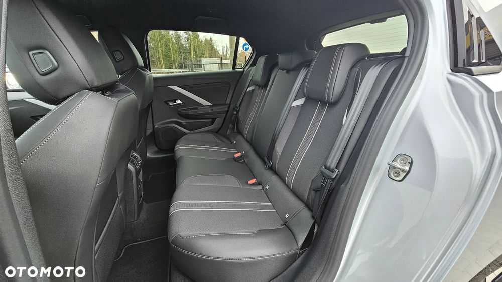 Opel Astra 1.2 T GS S&S - 8