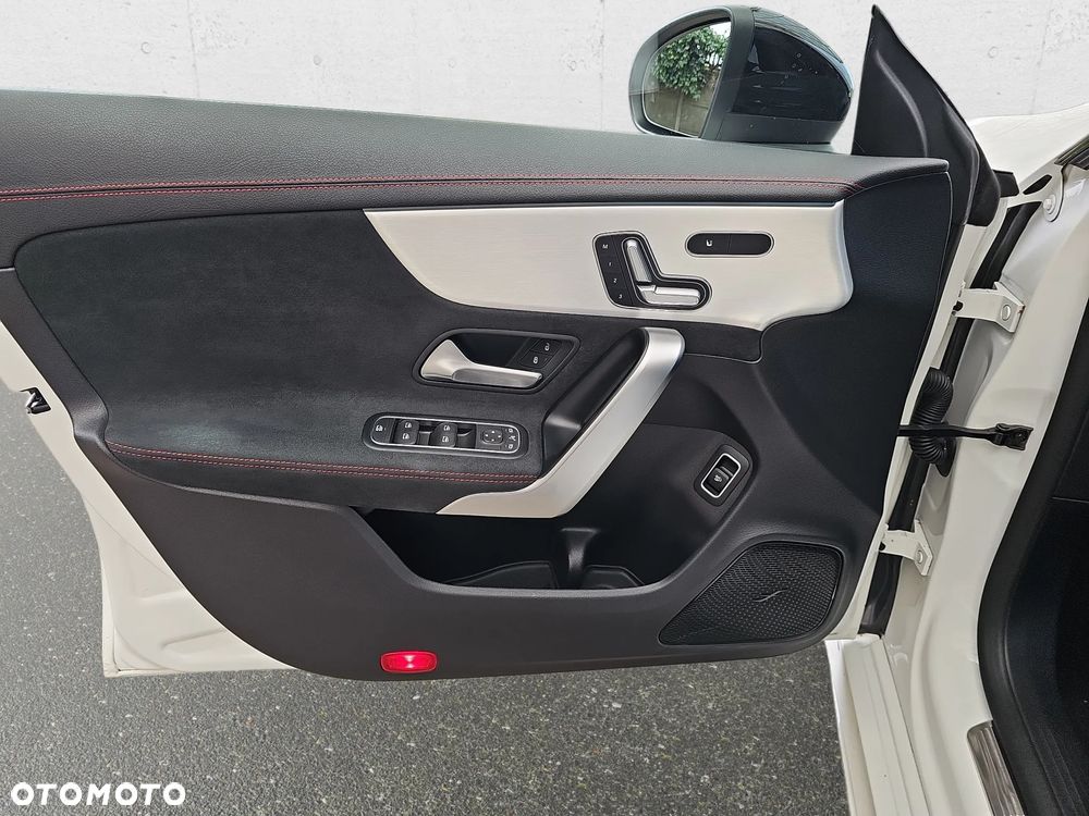 Mercedes-Benz CLA 200 AMG Line 7G-DCT - 11